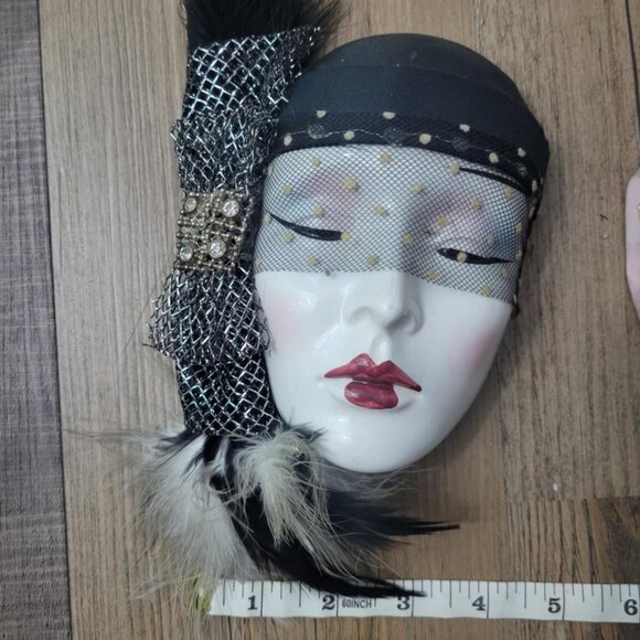 2 Vintage Porcelain/Ceramic deco jester/80s masks - kitschy wall decor - Picture 4 of 12